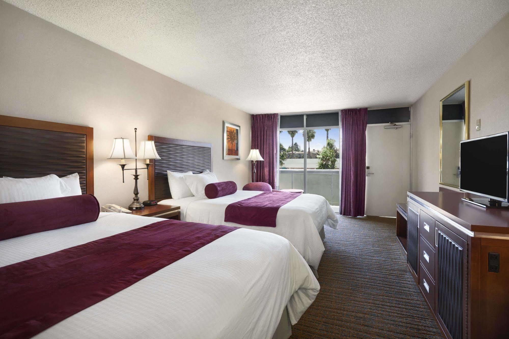 Ramada By Wyndham Sunnyvale/Silicon Valley Zewnętrze zdjęcie